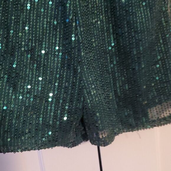 LULUS GREEN SEQUIN ROMPER HOLIDAY FESTIVE SEXY OPEN BACK SURPLICE SIZE MEDIUM - Picture 4 of 13
